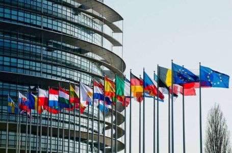 Europski odbor regija osudio vlasti u Srbiji zbog veličanja Mladića