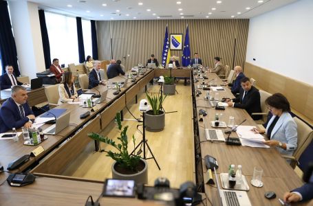 Košarac zatražio vanrednu sjednicu o davanju saglasnosti za glasanje državljana Srbije u BiH