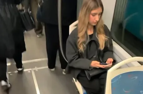 Prizor iz tramvaja nasmijao putnike: "Mi smo u tramvaju umirali od smijeha" (VIDEO)
