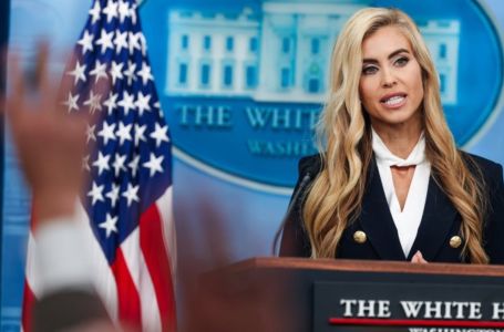 Trump smijenio glasnogovornicu Bijele kuće nakon samo par dana na dužnosti