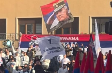 Na Vučićevom predizbornom skupu u Novom Sadu veličali ratnog zločinca Ratka Mladića
