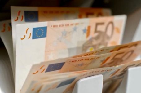 Euro oslabio zbog visokih cijena energije i političkih tenzija u Francuskoj