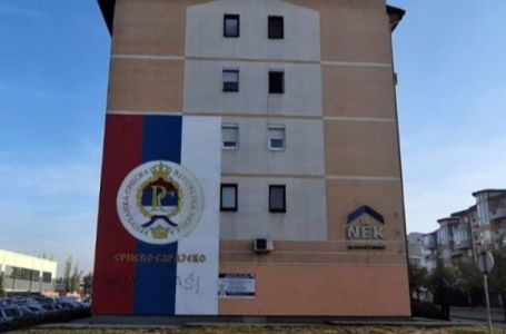 Na muralu u Istočnom Sarajevu osvanuo natpis "genocidaši"