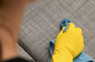 Kako osvježiti tapacirani namještaj? Genijalan trik za male pare