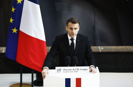 Macron se sastaje s predstavnicima učenika po prvi put od izbijanja protesta