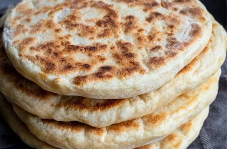 Turski hljeb od 500 g brašna i tri kašike jogurta: Tijesto mora biti ljepljivo, a peče se u tavi