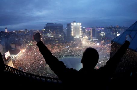 Vučić pred padom, mogao bi izazvati teški haos. Evo šta objavljuju njegovi mediji - plan je spreman?