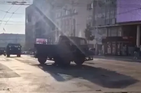 Vozila Žandarmerije za razbijanje demonstracija u centru Beograda