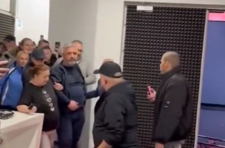 Detalji upada u Informer: Građani izvukli Vučićevića i novinare, prekinut program uživo (VIDEO)