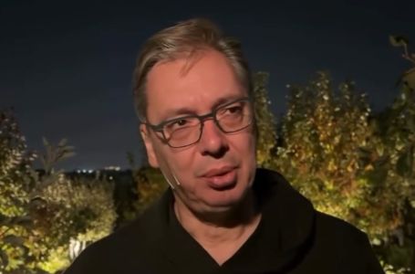 Vučić se obratio nakon poraza u dukserici: Na njoj piše samo 1 riječ