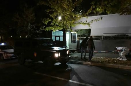 Drama ispred ambasade Izraela u Beogradu: Policajac likvidirao maloljetnog napadača
