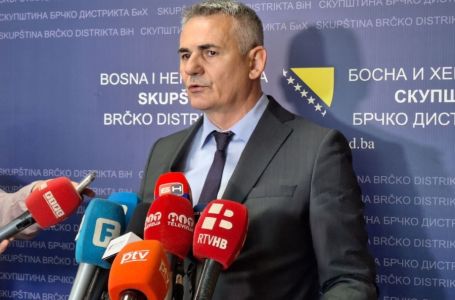 Oglasio se gradonačelnik Brčkog: Troje poginulo, a 12 povrijeđeno u padu helikoptera