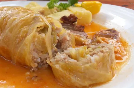 Sarma vam ispadne suha i tvrda? Evo koliko riže i luka ide na kilogram mesa